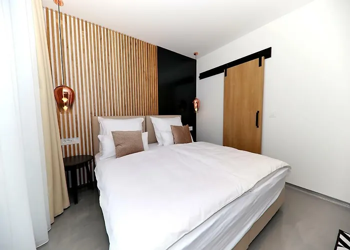 White Zadar345 * ザダル